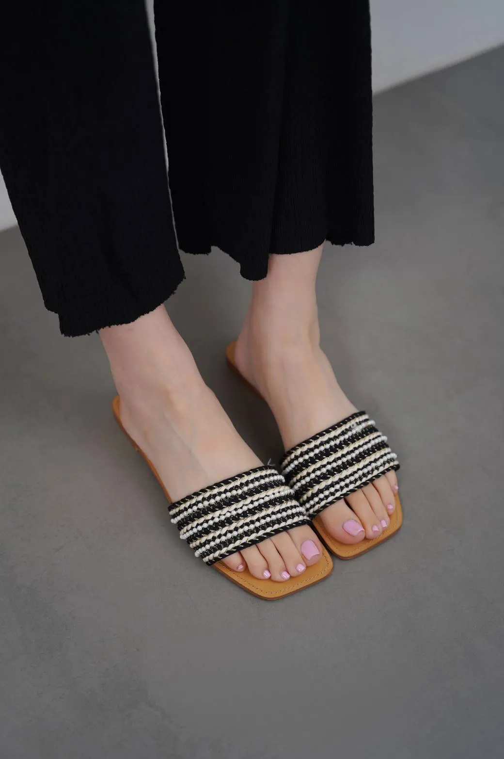 WOVEN PEARL SLIDES